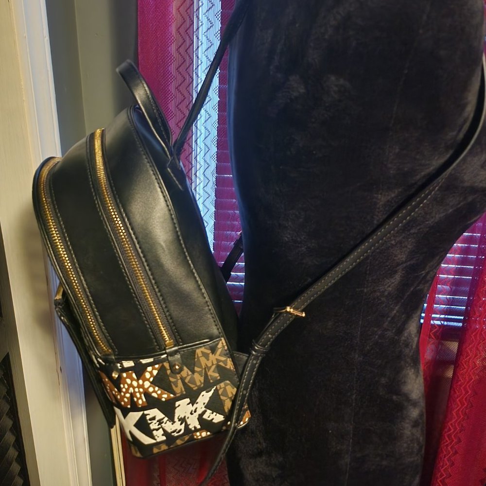 Michael Kors Adina Backpack - Picture 5 of 6